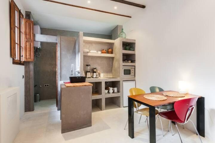 Casita Artista En Bello Edificio Barrio Ruzafa Valência Exterior foto